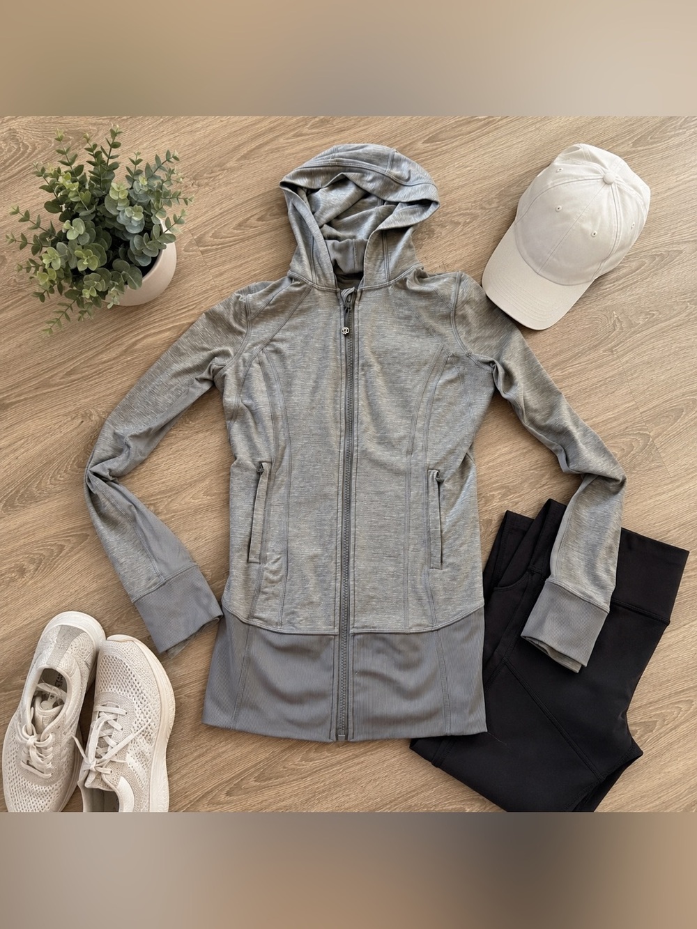 LULULEMON DAILY PRACTICE JACKET HEATHERED GRAY SIZE 4